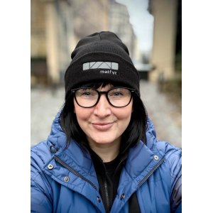 Čepice černá s vyšitým logem Matfyz